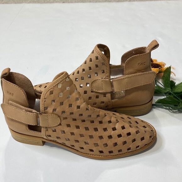 Anthropologie Musse & Cloud Calia Leather Perforated Booties‎ Size 8 - Picture 4 of 13